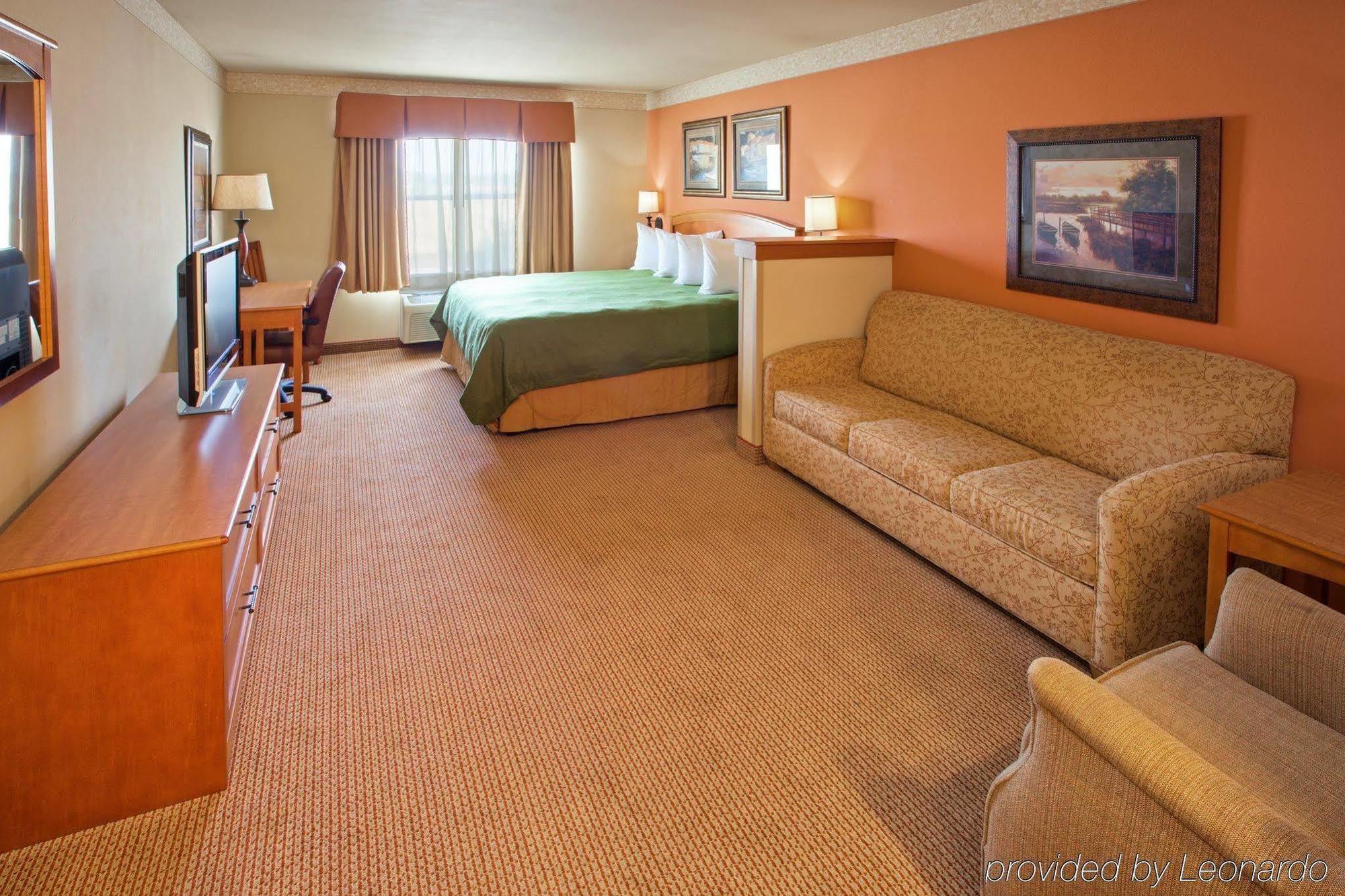 Country & By Radisson, Portage, In